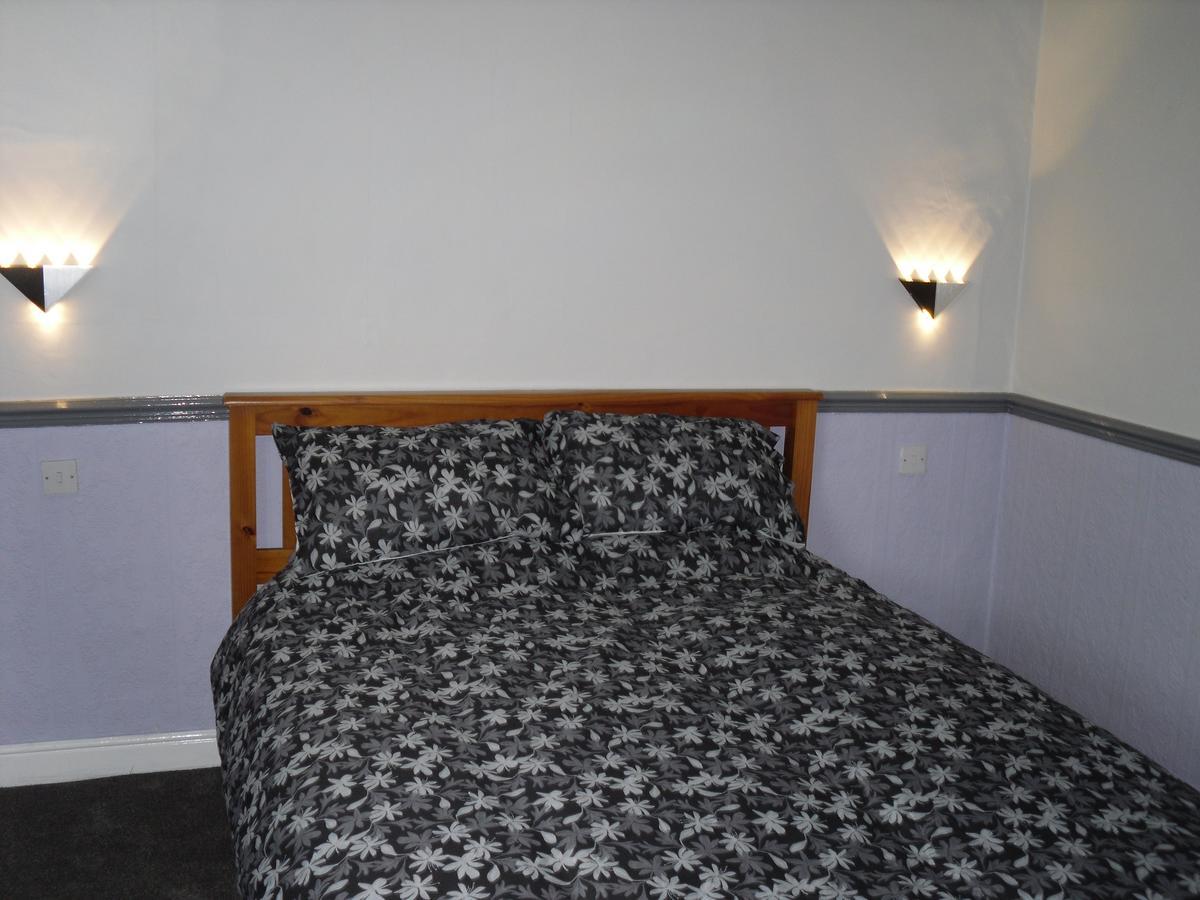 Hotel The Charles Dickens Wigan Zewnętrze zdjęcie