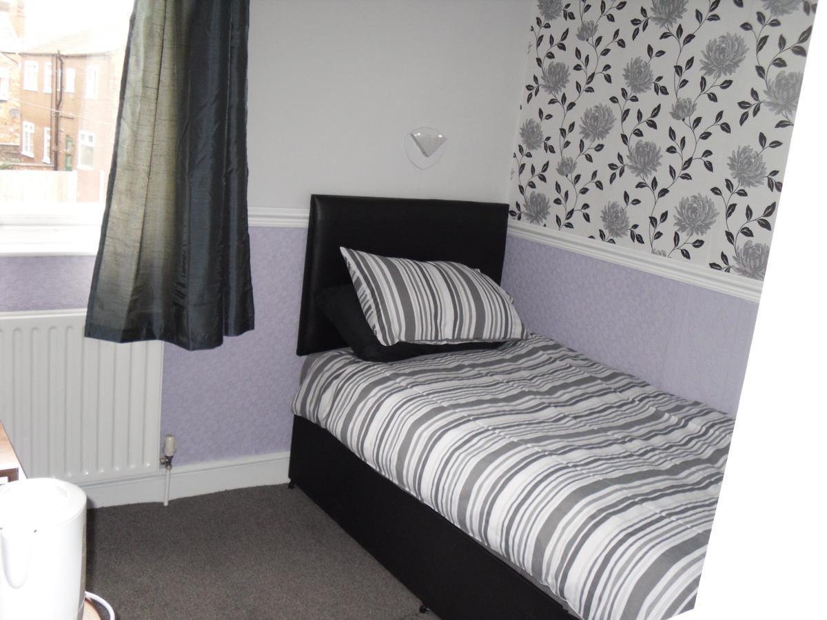 Hotel The Charles Dickens Wigan Zewnętrze zdjęcie